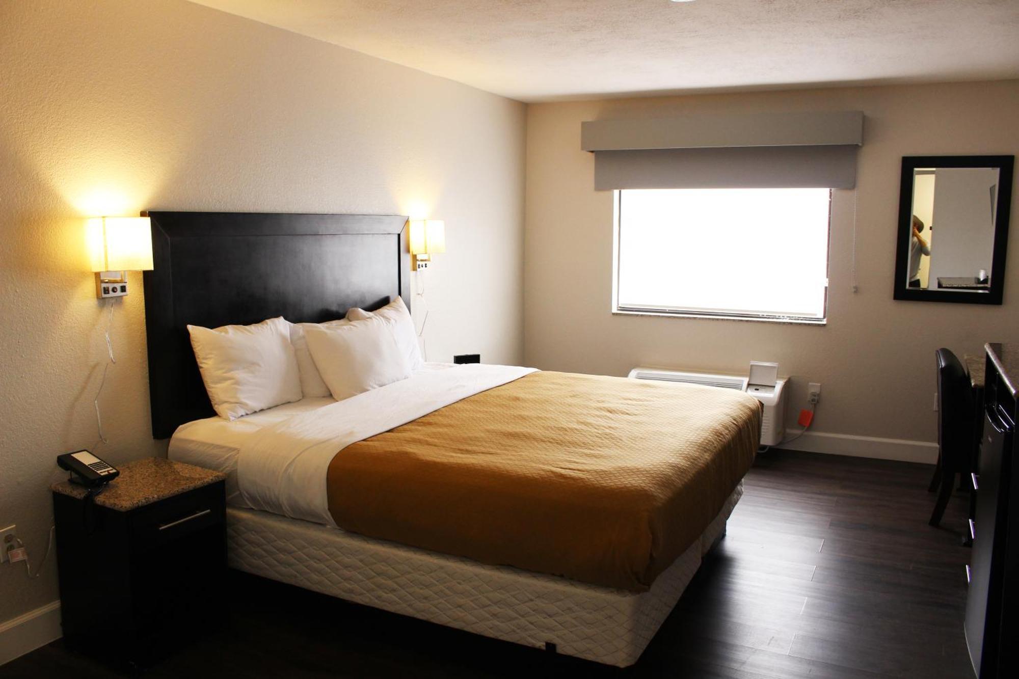 Baymont By Wyndham Del Rio Hotel Ngoại thất bức ảnh